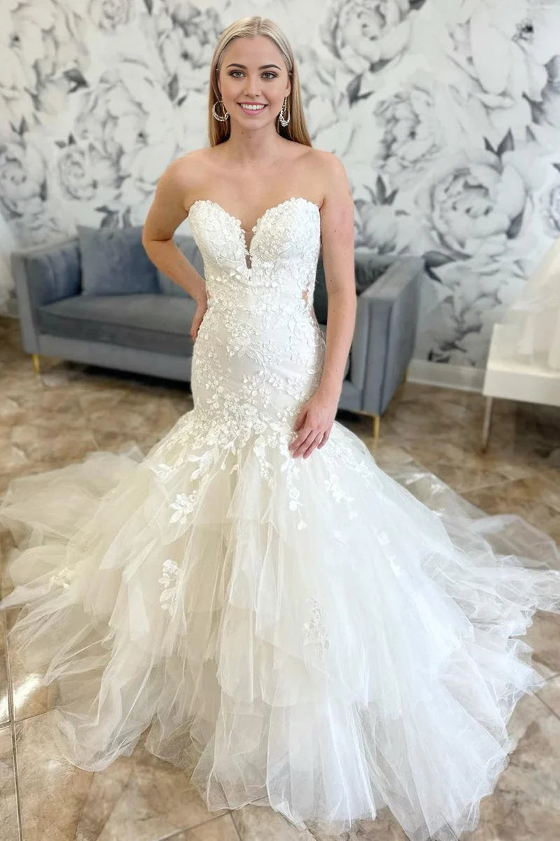 Vestido de novia largo de corte trompeta multicapa con apliques de sirena